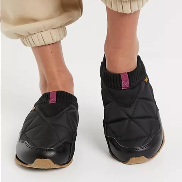 Women Teva Ember Moc Shearling sneakers in black size 6 slip on sneaker - Picture 2 of 6